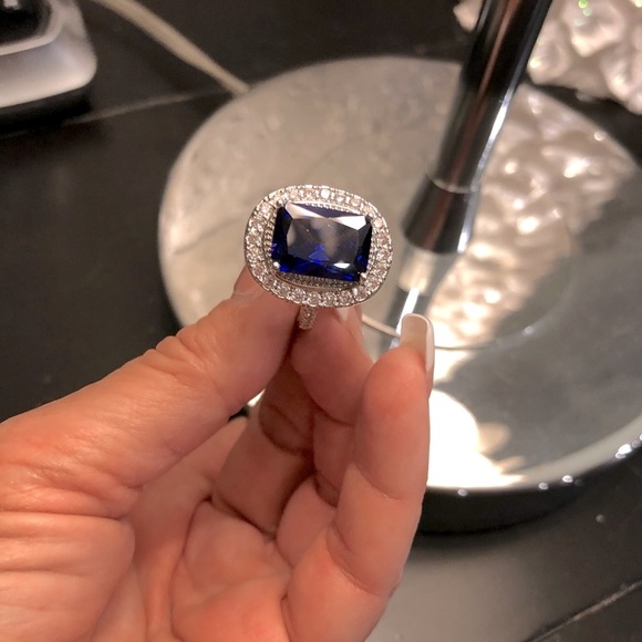 BLUE AND WHITE CZ RING - Picture 4 of 8